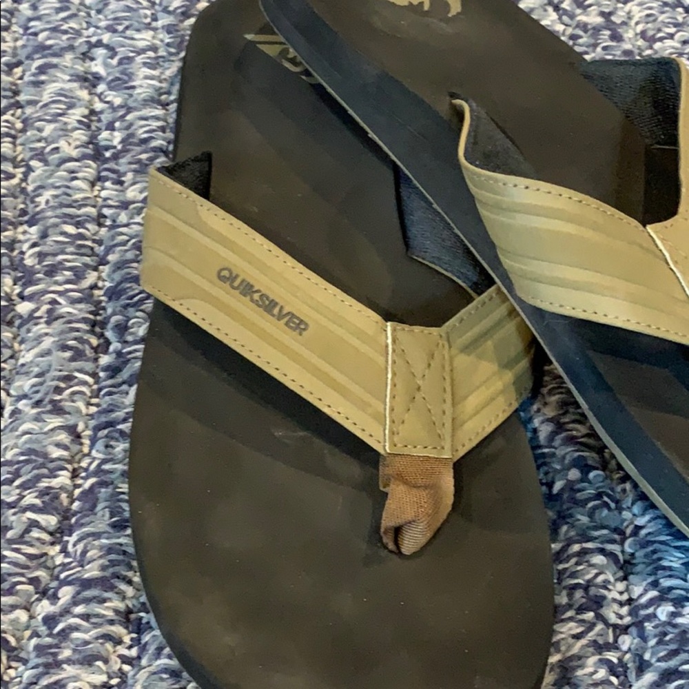 Quicksilver flip flops - Picture 3 of 3
